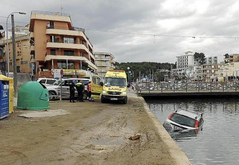 Un vehículo cae en el Riuet de Porto Cristo 