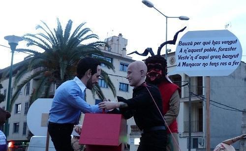 Noche de foguerons i fiesta en Manacor
