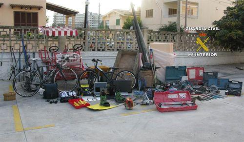 Detenidos cinco jóvenes, entre ellos tres menores, por robos cometidos en viviendas de Alcúdia 