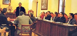 Los concejales del PP firman las paces con Pastor y vuelven por fin al pleno