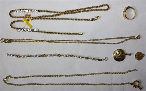 Detenida una joven de 23 años en Artá por robar joyas en la casa de un familiar, valoradas en 4.000 euros