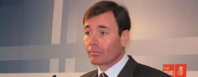'Muchos dirigentes' del PSOE creen que Rubalcaba debería dejar de liderar a los socialistas