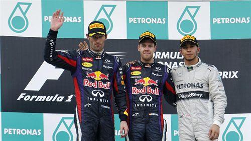 Vettel lidera la tormenta de Red Bull en Sepang y Alonso naufraga en su carrera 200  