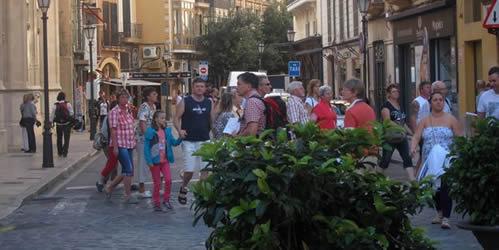 Baleares lidera la caída del gasto de los turistas extranjeros hasta febrero, con un descenso del 5%