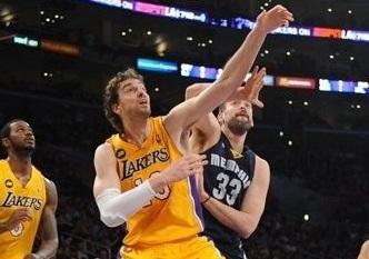 Los Lakers de Pau pueden con los Grizzlies de Marc