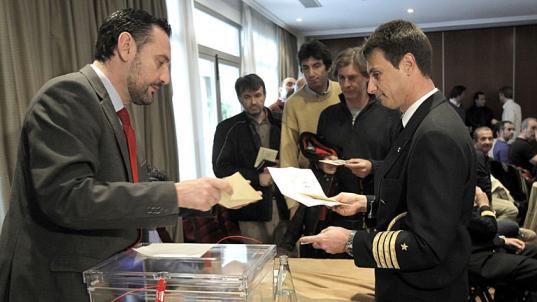 Iberia califica de 'lamentable' el rechazo de los pilotos al acuerdo de mediación