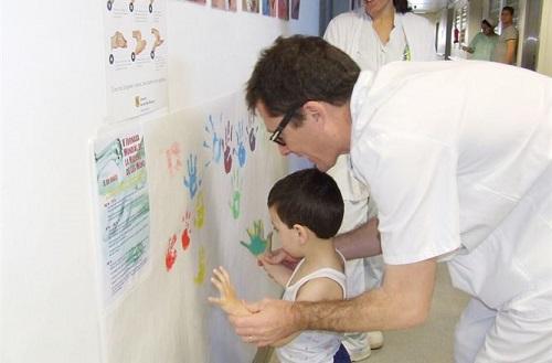 Un total de 300 alumnos participan en el Hospital de Manacor en un concurso de dibujo sobre la higiene de las manos