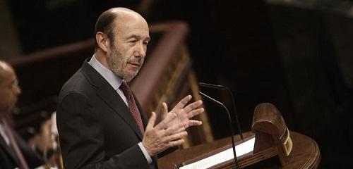 Rubalcaba pide a Rajoy que derogue el decreto sanitario para evitar casos como la muerte del senagalés en Mallorca