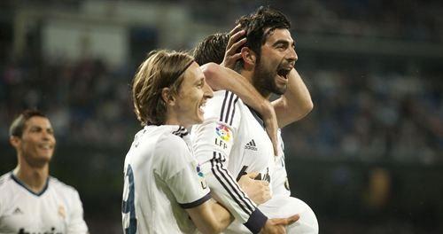 El Real Madrid aplaza el alirón culé