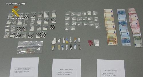 Detenidos cinco hombres en Playa den Bossa (Ibiza) en un operativo contra la venta de drogas en zonas de ocio