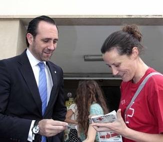 Bauzá agradece a Cruz Roja de Baleares que esté donde la administración 'no puede estar o no sabe que tiene que estar'