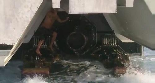 Un inmigrante que pretendía entrar en España agazapado en las hélices de un ferry