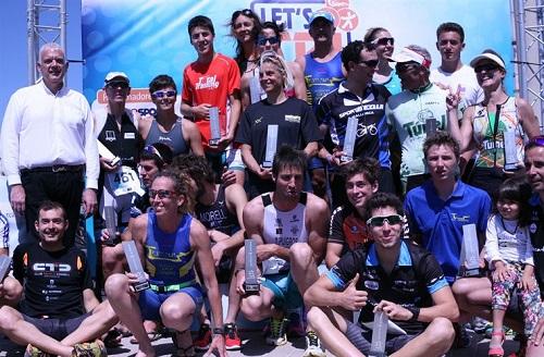 Alrededor de 500 deportistas participan en el triatlón 'LET's TRI Ciutat de Palma-Can Pastilla'