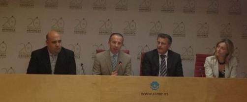 Delgado traslada a alcaldes de Menorca la necesidad de que aprueben un plan de desarrollo turístico de cada municipio