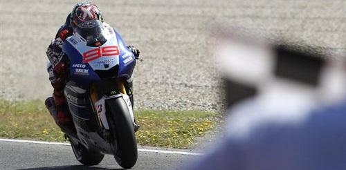 Lorenzo roza la perfección en Montmeló por delante de Pedrosa y Márquez