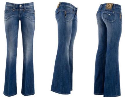 Los pantalones de campana y las camisetas con 'smiles', las prendas preferidas por los baleares en su juventud