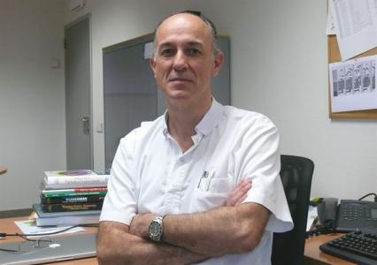 El jefe del Servicio de Oftalmología del Hospital Son Llàtzer recibe un premio por una técnica de trasplante de córnea