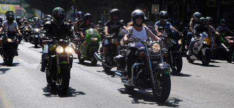 Más de 2.500 motos han participado este domingo en la 17 concentración 'Moto Rock Mallorca 2013'
