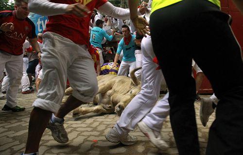 Un joven de Vitoria, muy grave tras el tapón a la entrada de la plaza de toros