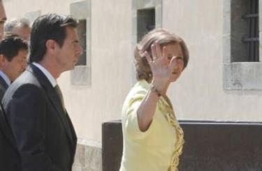 Abucheos e insultos a la Reina y a Soria en el Monasterio de Corias