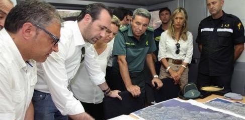 Salom se traslada también a Andratx para interesarse por las tareas de extinción