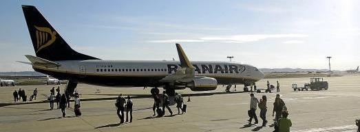 España encarecerá sus tarifas aéreas y mantendrá las hoteleras en 2014