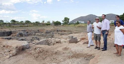 Bauzá destaca el gran valor turístico del patrimonio cultural que atesora Pollentia