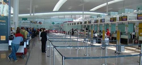 Facua recuerda que los retrasos aéreos de varias horas tienen una compensación de 600 euros