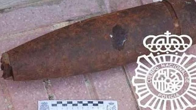 Desactivan una bomba en la playa de Sa Coma