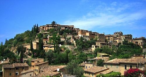 Agrupació Deià critica que hace una semana que se pierde 'una gran cantidad de agua' en el municipio