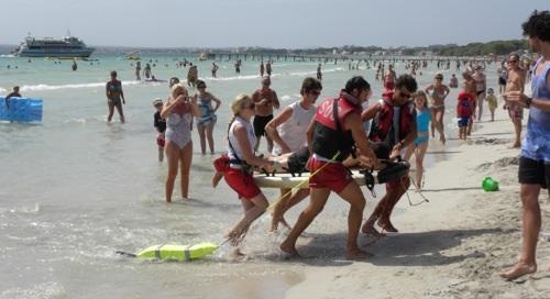 La Dirección general de Interior, analiza el simulacro de accidente a la playa de Alcúdia, organizado por el Ayuntamiento  
