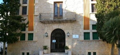Círculo Balear denuncia al Ayuntamiento de Artà por colocar la bandera catalana en su fachada