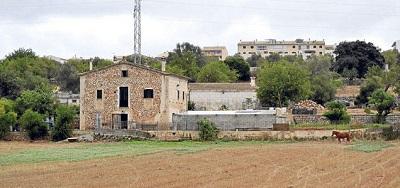 Vecinos de ses Barraquetes reclaman más seguridad tras la apertura de un prostíbulo