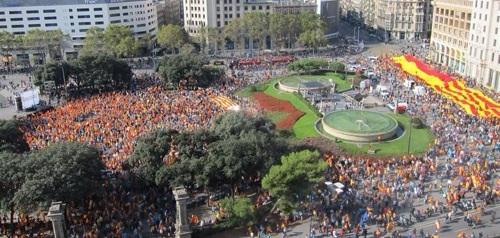 La concentración de Barcelona pide al resto de España 'querer a Cataluña'
