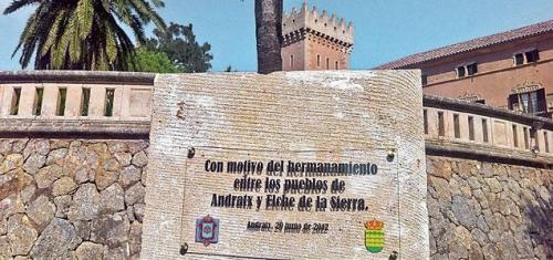 Andratx elimina la imagen del toro de Osborne de una placa
