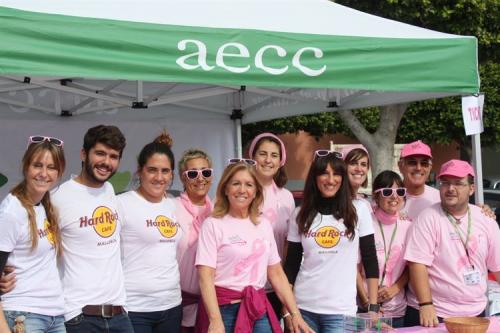 Cort muestra su apoyo a la AECC en la Caminata Rosa contra el cáncer
