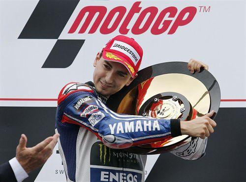 Lorenzo aprieta el Mundial