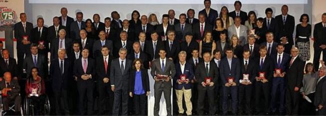 Nadal recibe el premio  Leyenda como mejor deportista español de la historia