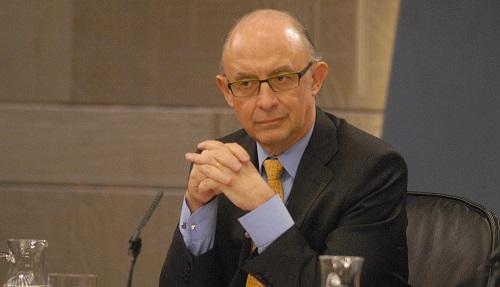 Nuevas destituciones en Hacienda agravan la crisis en el ministerio de Montoro