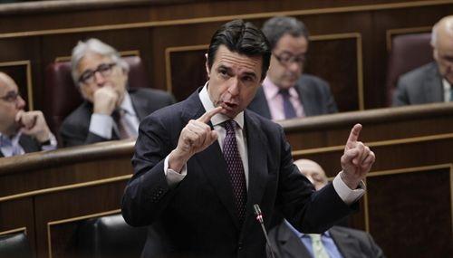 No subirá la luz si las eléctricas aceptan el aval al déficit de tarifa
