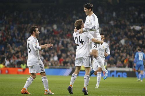El Real Madrid cumple sin brillo
