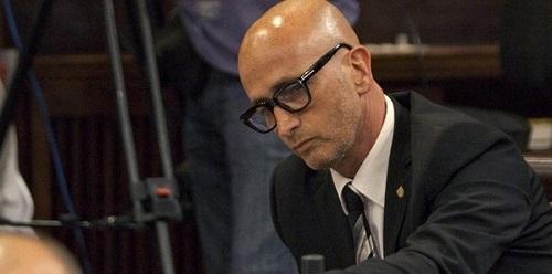 El Govern pide a Pastor que deje el Parlament 