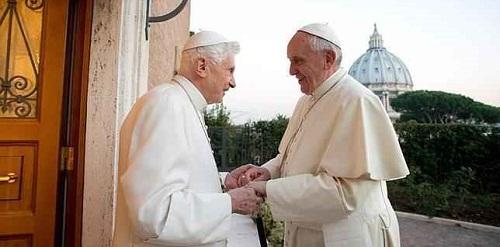 El Papa Francisco realiza una visita a Benedicto XVI para felicitarle la Navidad