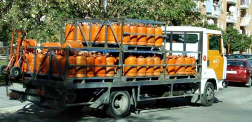 El gas natural bajará cerca de un 1% y la bombona de butano mantendrá su precio