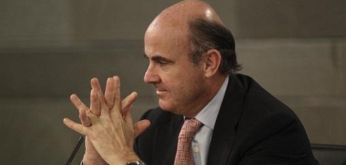 Guindos dice que la reforma fiscal mantendrá el IVA y rebajará el IRPF