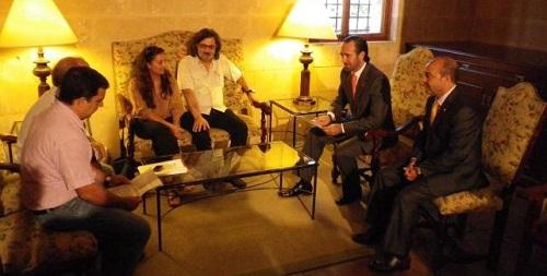 El PSIB pide a Bauzá que negocie con sindicatos y evite la huelga de este martes