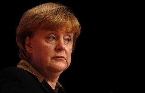 Merkel suspende su agenda tras fracturarse la pelvis mientras esquiaba
