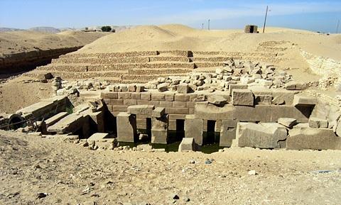 Descubren los restos de un faraón desconocido