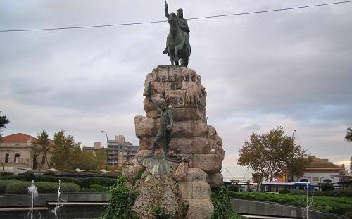 El Colegio de Aparejadores de Mallorca hará una ruta por los edificios con inscripciones en latín de Palma