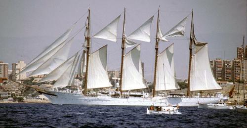 El buque escuela de la Armada 'Juan Sebastián Elcano' visitará el puerto de Maó el viernes